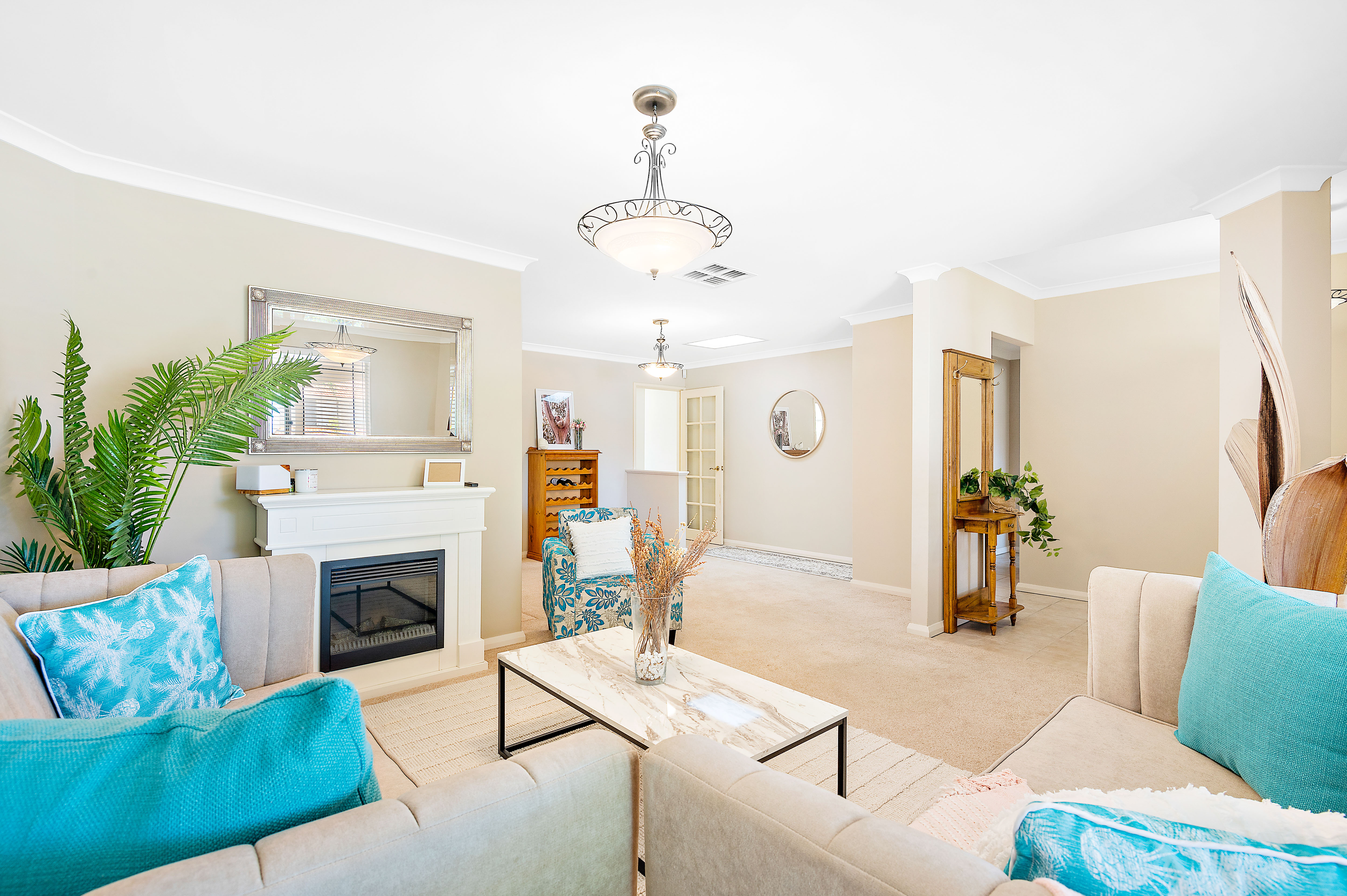 Picture-Perfect Living- Home Staging That Draws Buyers In